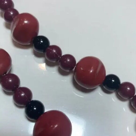 Red and Black Beaded Necklace - Picture 2 of 2